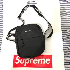 Supreme shoulder bag ss18